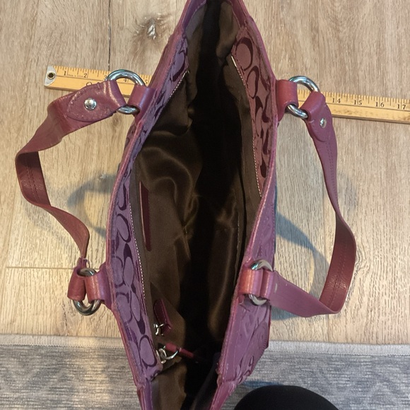 Coach H1093 F15466 - East West Signature Circle Patchwork Berry Jacquard Bag - Picture 9 of 11